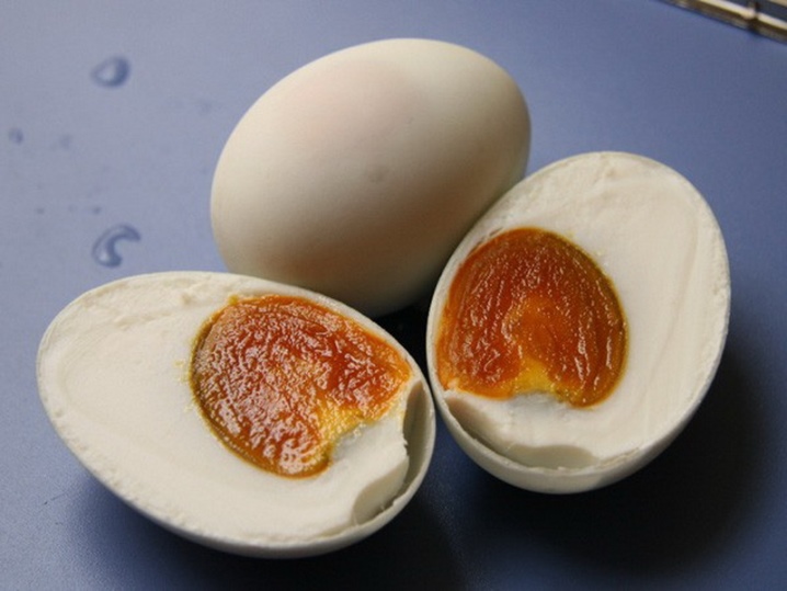 Чем полезны и вредны гусиные яйца?