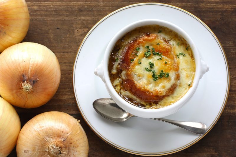 Луковый суп: чем полезен для организма человека, рецепты