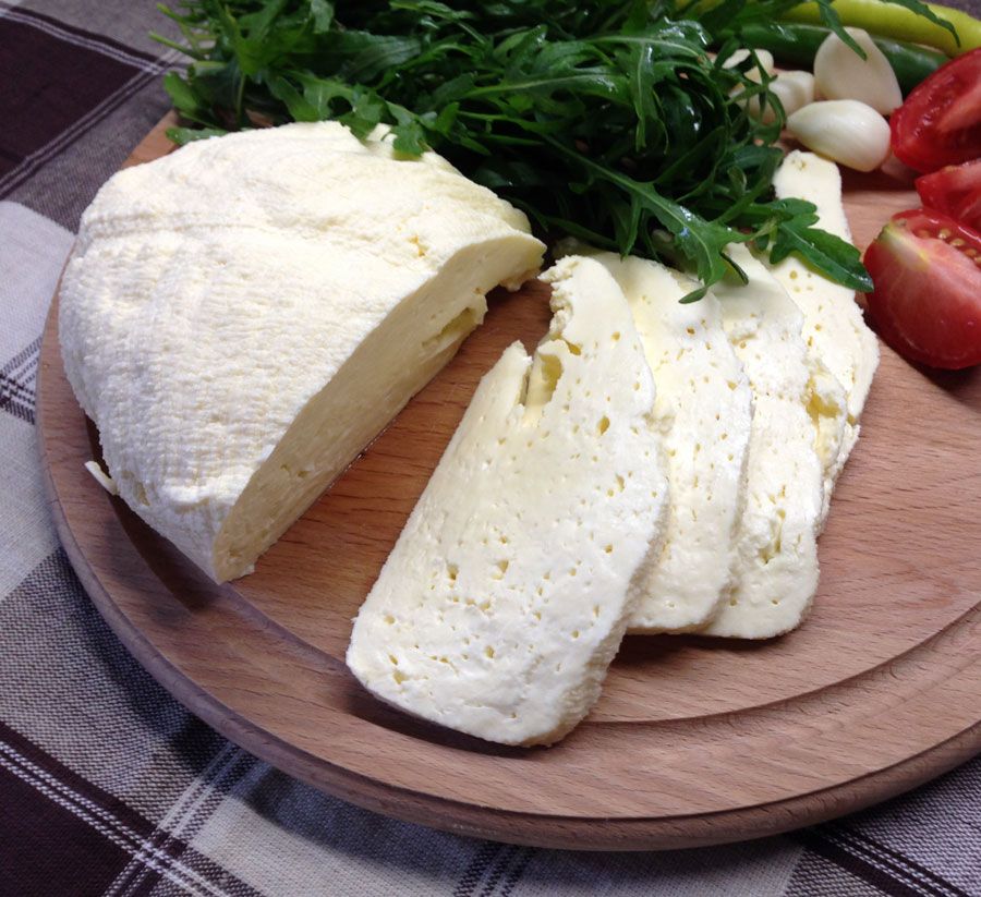 Сыр брынза: состав, польза, свойства и калорийность