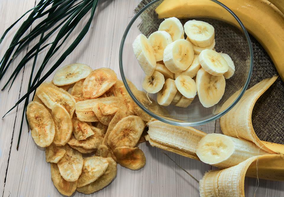 Как сделать банановые чипсы в домашних условиях: простой рецепт приготовления в духовке