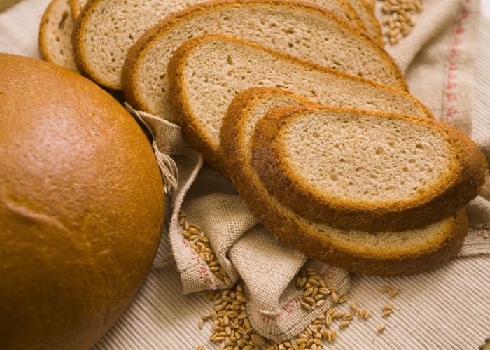 Какой хлеб считается диетическим — полезные виды с рецептами из отрубей, цельнозерновой и овсяной муки
