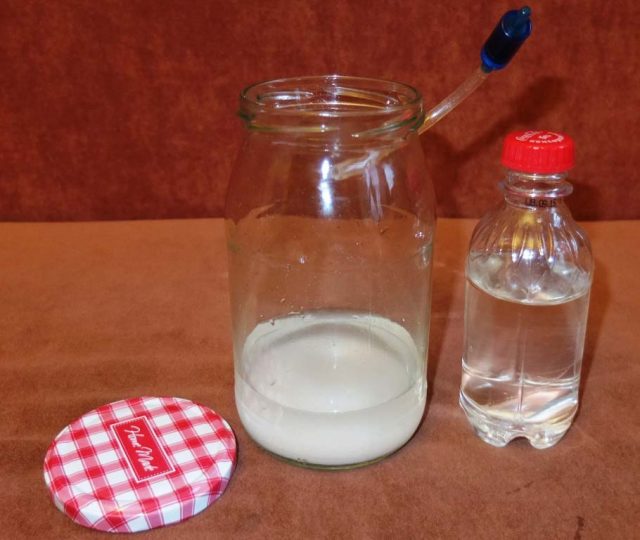 Очистка самогона содой: способы и правила