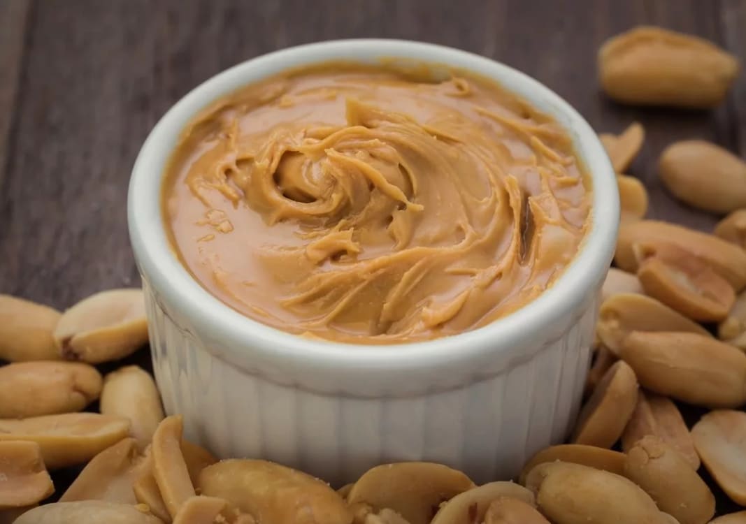 Выбираем арахисовое масло с правильным составом и едим его с пользой для здоровья