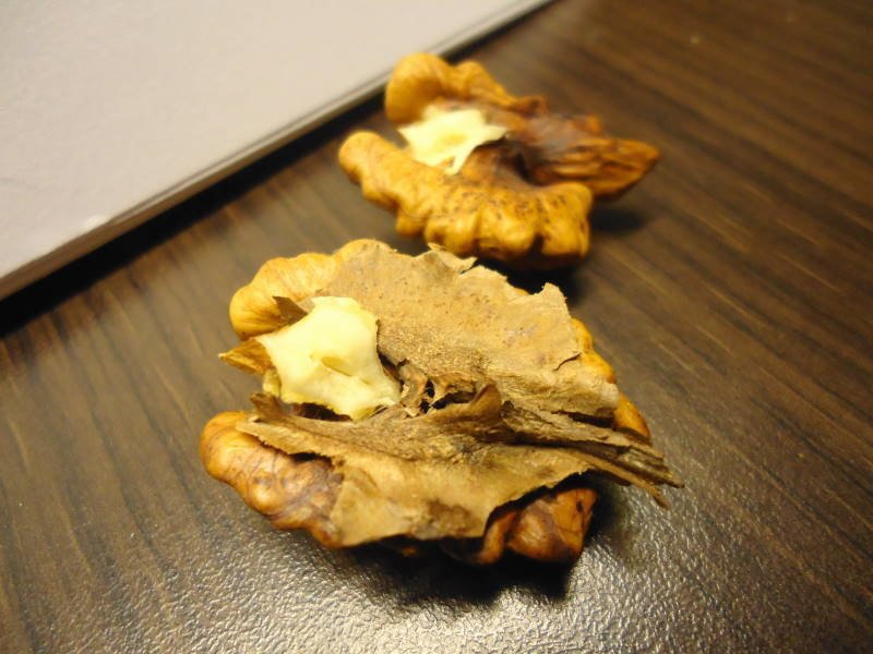 Настойка перегородок грецкого ореха: применение, лечебные свойства, польза и вред