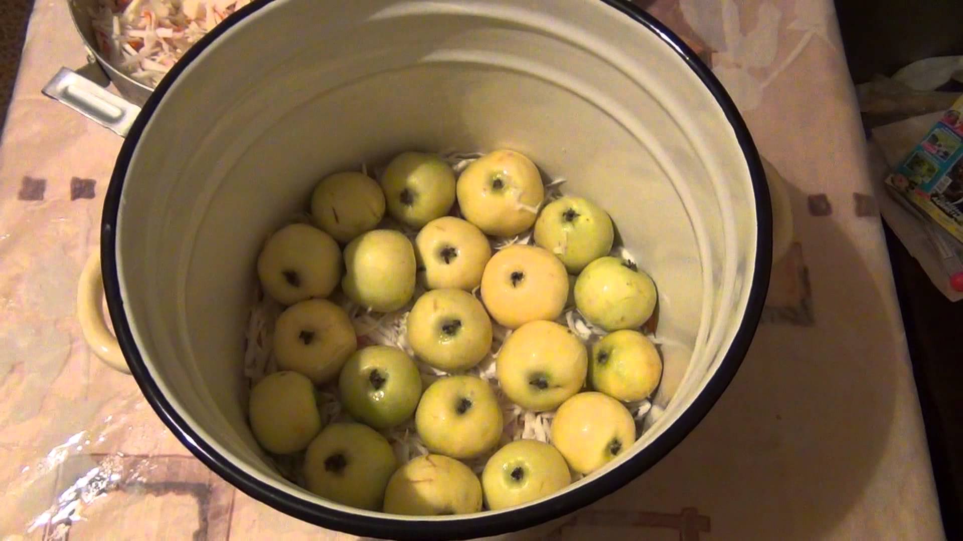 Моченые яблоки: состав, польза, вред, рецепты приготовления