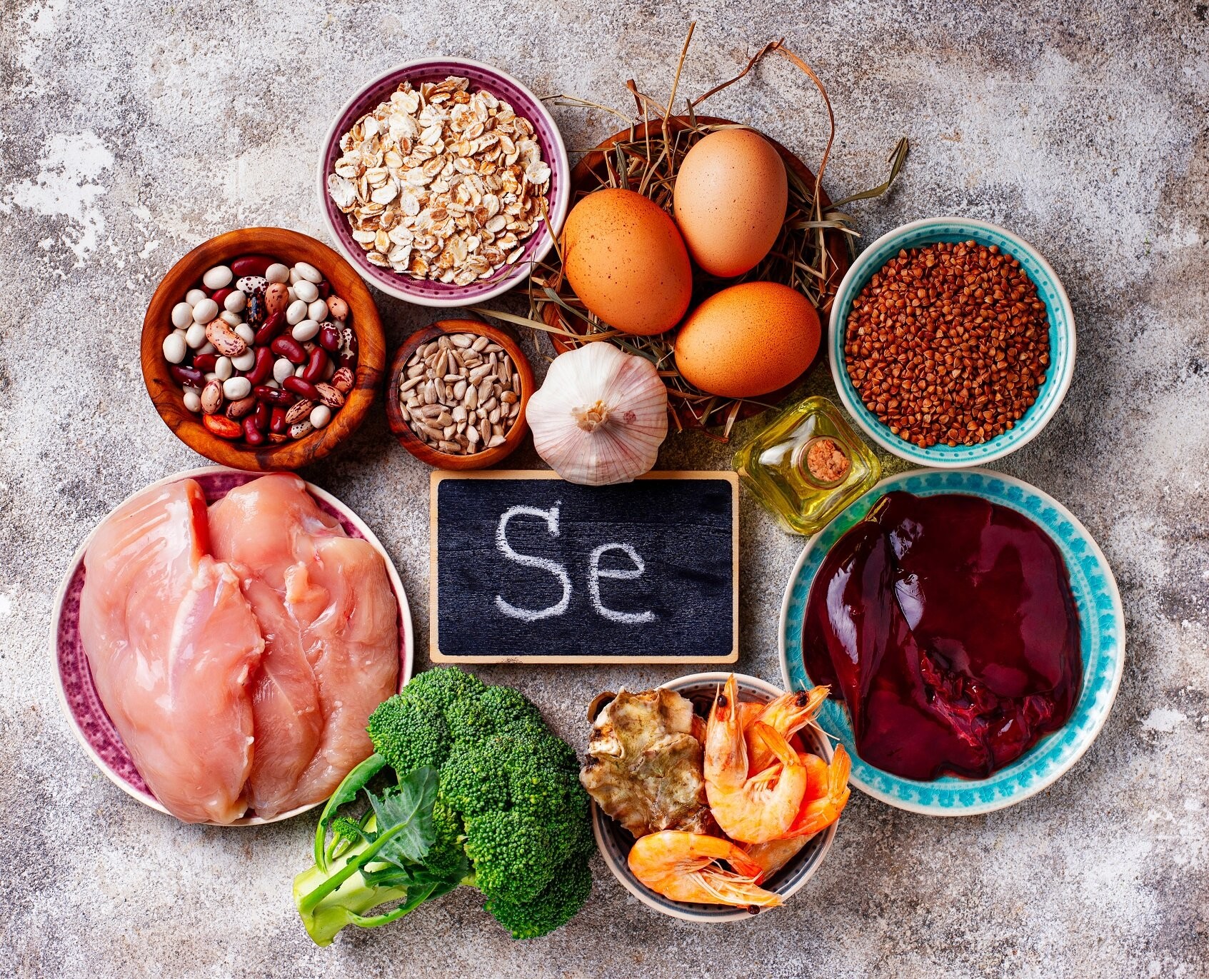 Список продуктов, где содержится селен, с подробным описанием каждого, таблица Особенности и правила употребления пищи с веществом в составе