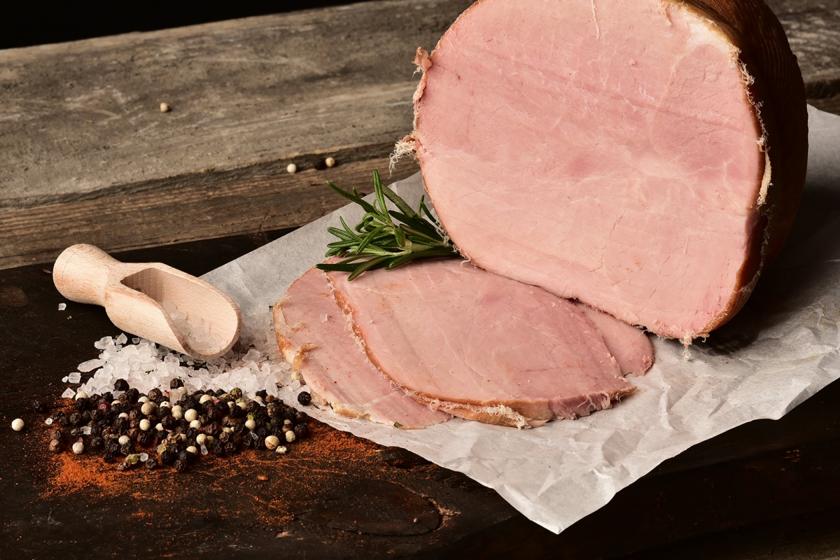 Сколько калорий в ветчине свиной. полезные свойства ветчина в форме