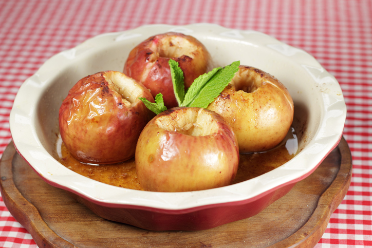 Печеные яблоки: полезные свойства, диетические рецепты