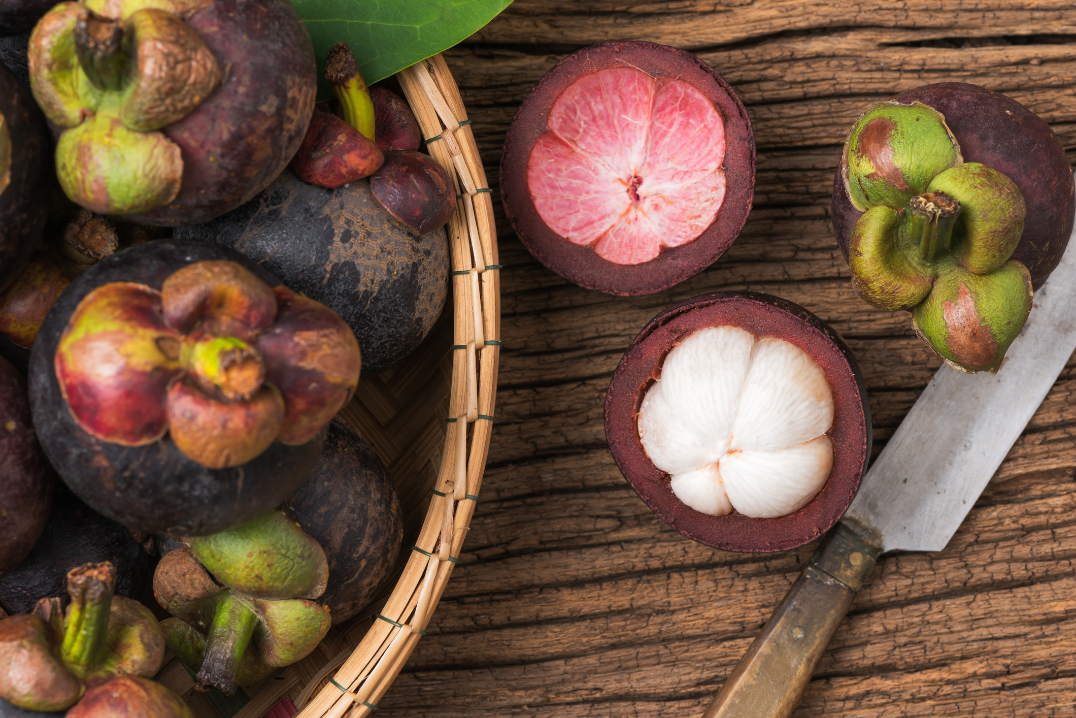 Как едят фрукт мангустин, в каких целях Вкус и внешний вид Полезные свойства, состав и сфера применения Ограничения и противопоказания