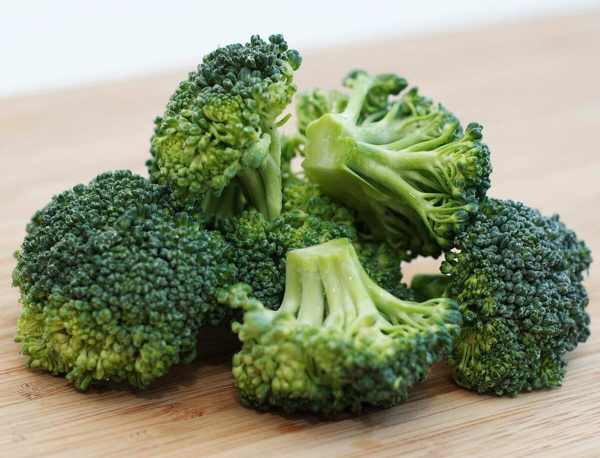 Состав и свойства капусты брокколи: калорийность овоща на 100 грамм, соотношение бжу