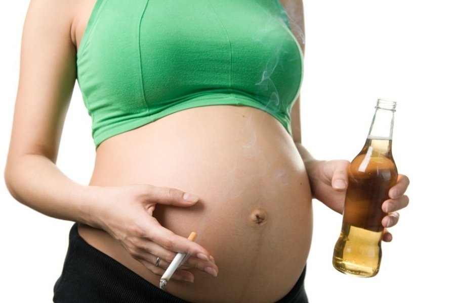 Курение во время беременности – бросить нельзя оставить