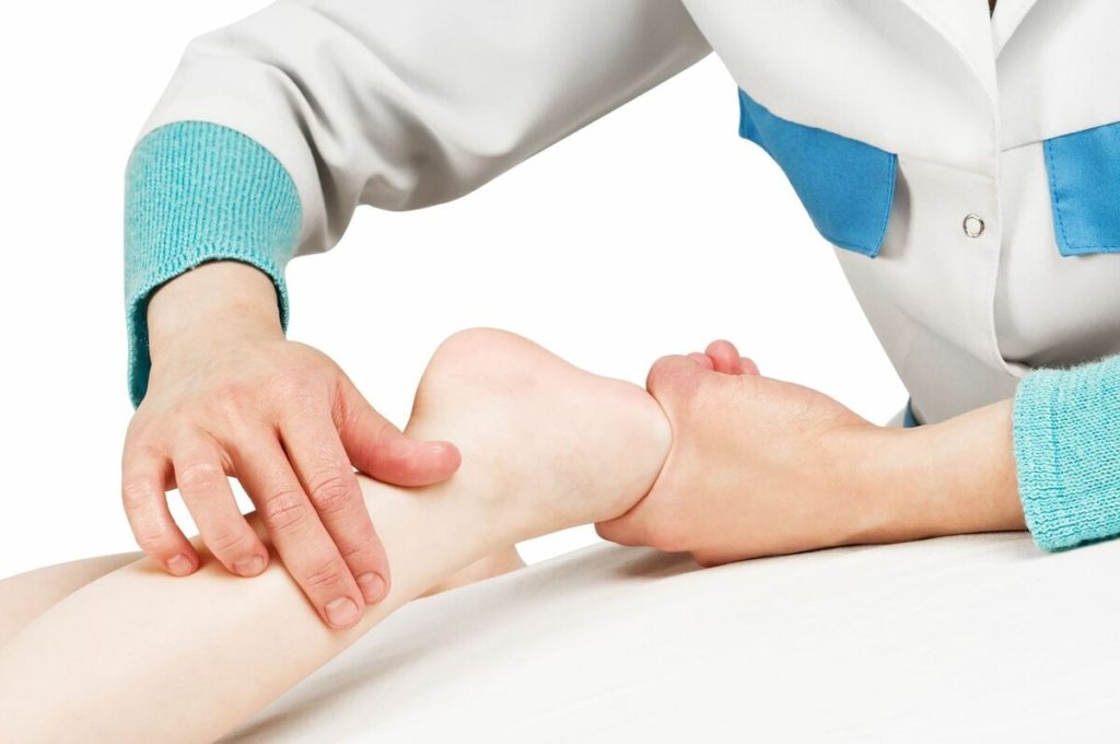 Ходьба на коленях: польза или вред, отзывы врачей, видео