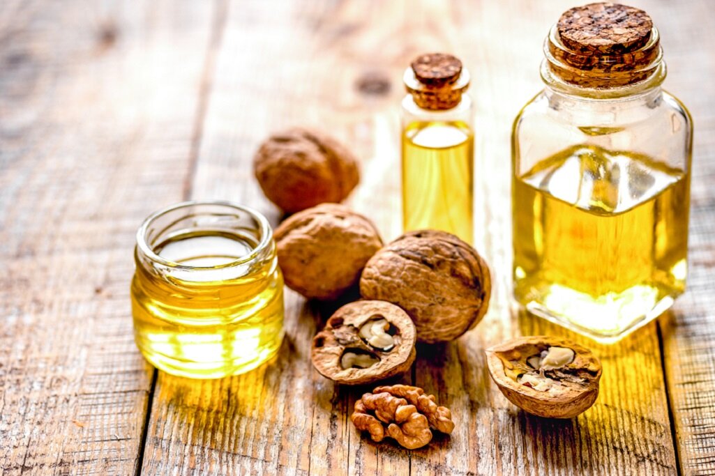 Масло грецкого ореха: польза и вред для организма - health