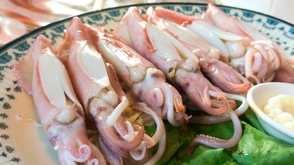 Калорийность кальмаров, полезные вещества, польза и вред при похудении, вареные кальмары - рецепты