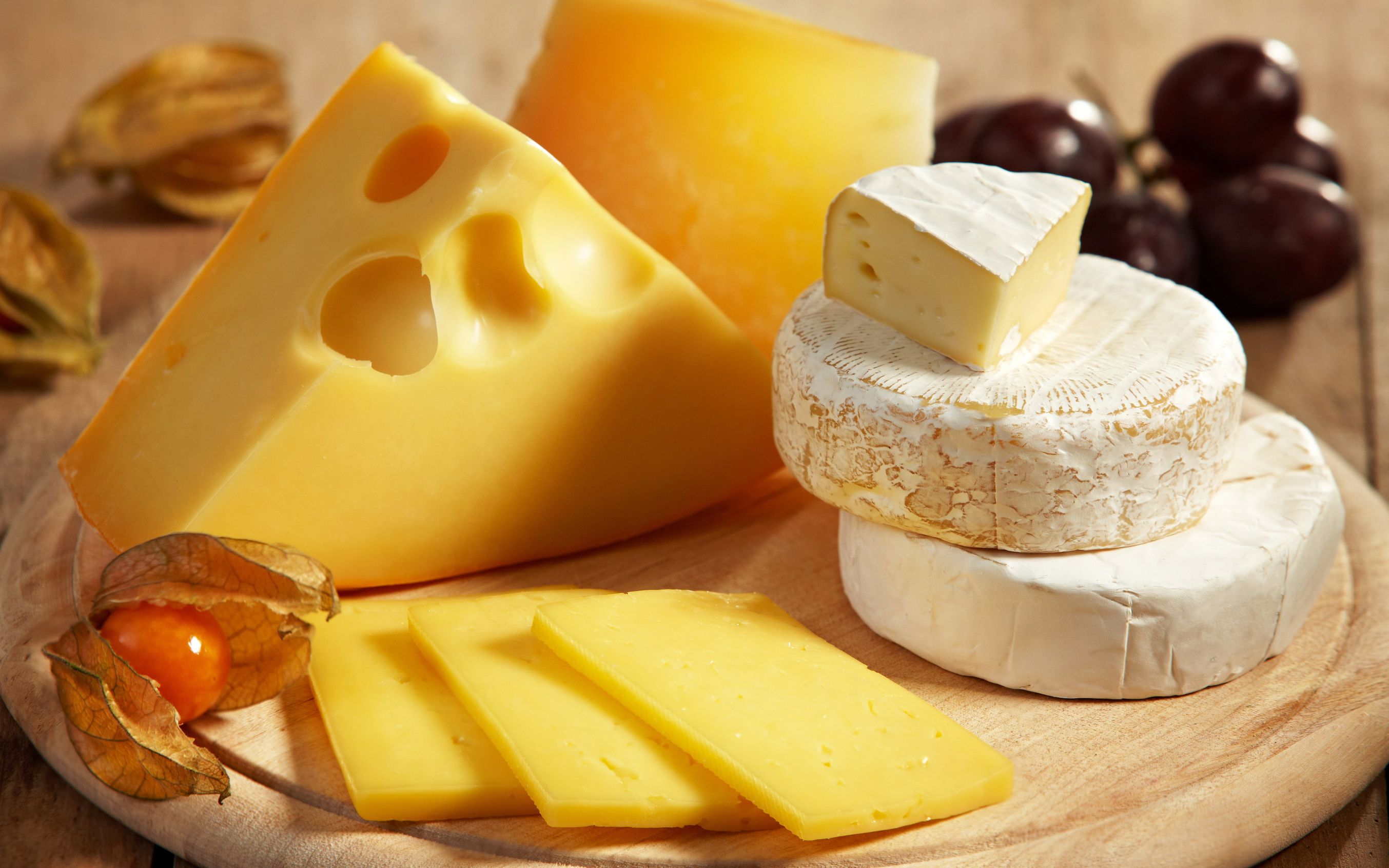 Голландский — состав, калорийность сыра, польза, вред, вино к сыру