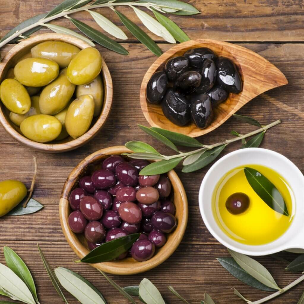 Чем отличаются оливки от маслин и что полезнее? | яблык: технологии, природа, человек