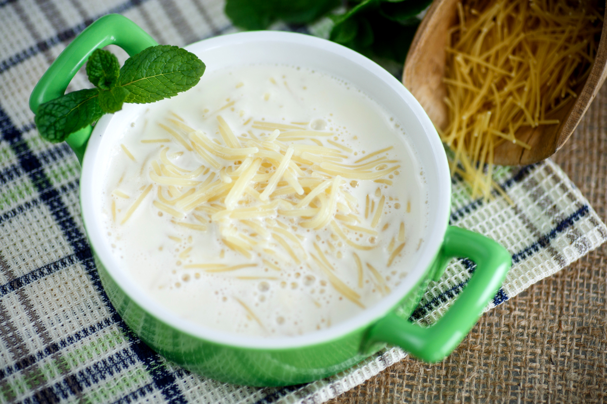 Польза молочного супа: химический состав, энергетическая ценность, какими свойствами обладает Как приготовить с макаронами и овощами, возможный вред